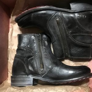 Bed Stu Black Distressed Leather Zip-Up Booties